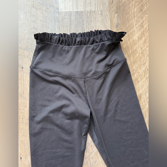 Women’s Black Ruffle Waist Leggings - Picture 2 of 4